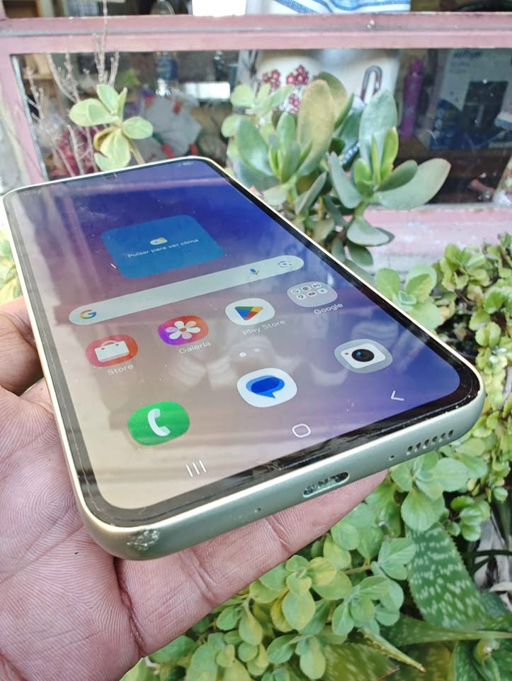 Líquido “Samsung A54 ” a wifi con funda