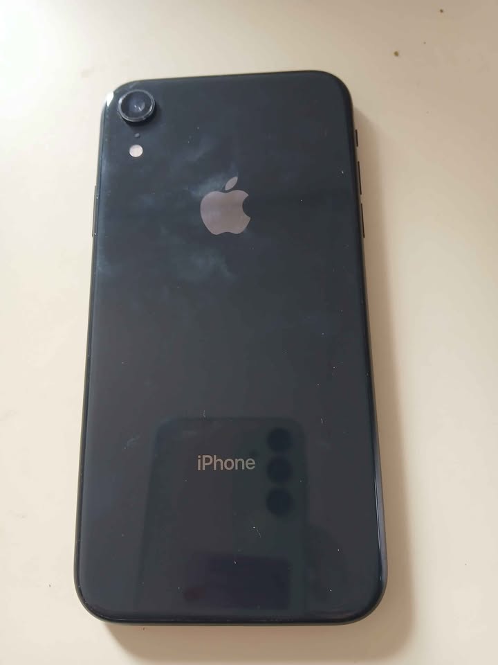 Vendo o permuto celu ihpone xr