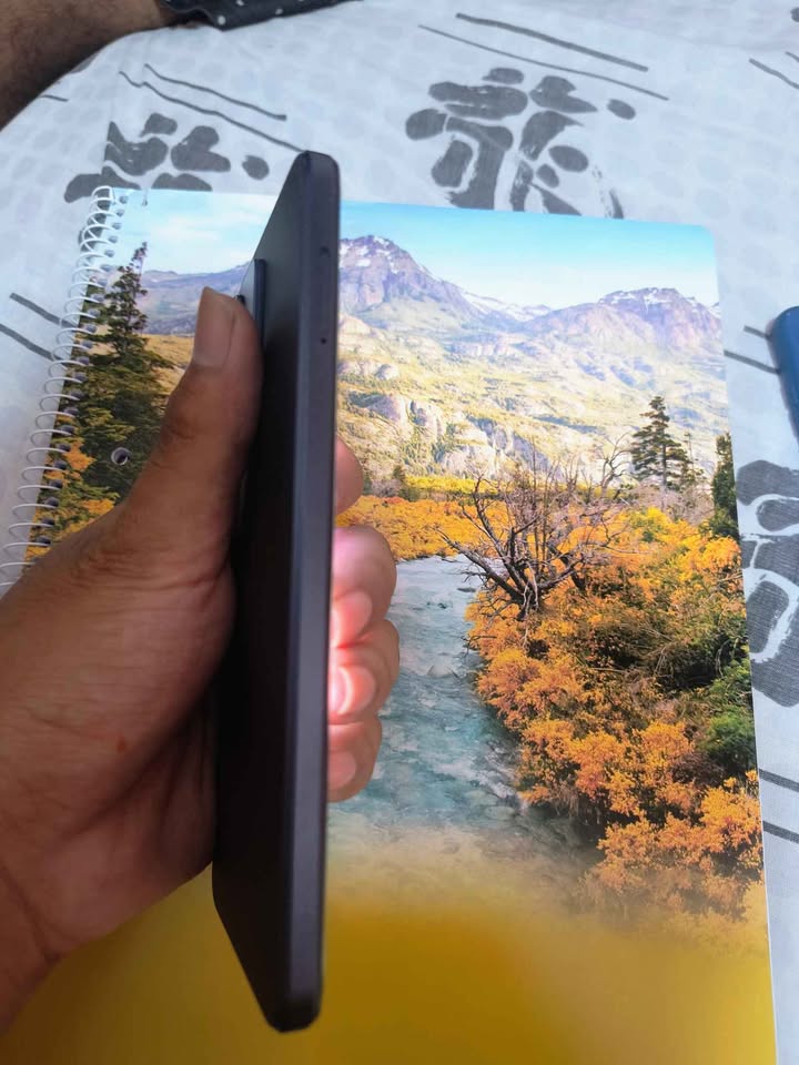 moto G84 libre esim (chip virtual ) 256/8 ram