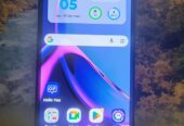 moto G84 libre esim (chip virtual ) 256/8 ram