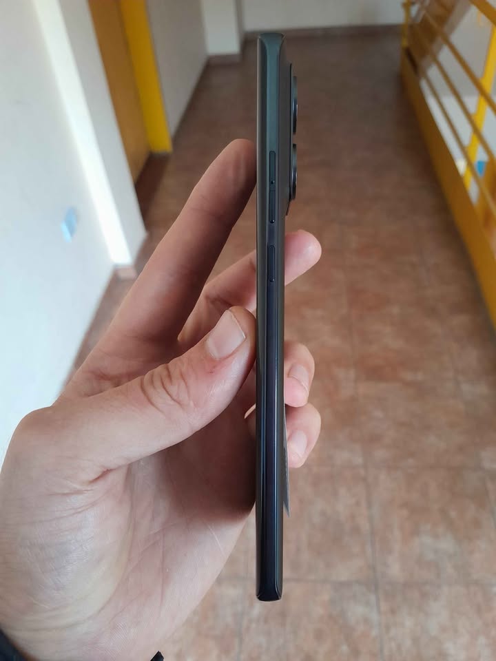 Motorla Edge 40 Neo a Esim 256Gb y 8 De Ram?impecable Estado Como Nuevo!!