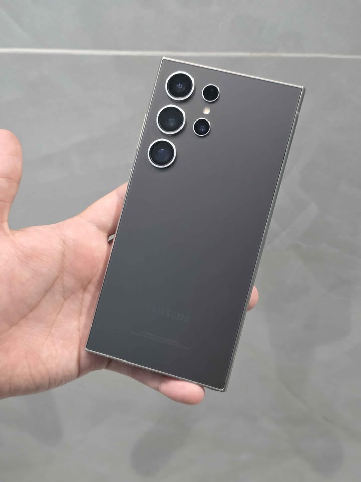 Samsung S24 Ultra Libre De Fábrica Para Cualquier Empresa 256gb De Almacenamiento 12gb De Ram