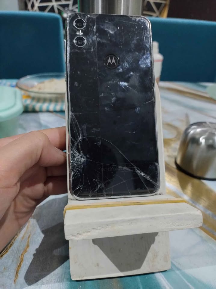 Vendo motorola one libre impecable anda todo 64gb 4ram