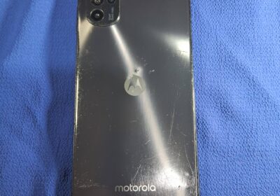 Permuto moto g22 libre 128gb impecable x 📲 + 💲 a mi favor, se va cn templado reforzado puesto