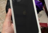 iPhone 11 black en caja 64gb 77% libre de todo sin detalles 250.000