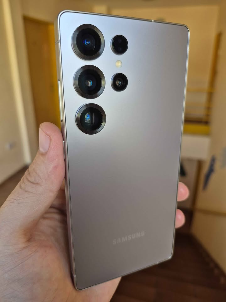 Samsung S25 Ultra a Esim 512Gb/12 De Ram,Impecable Estado Como Nuevo Sin Detalles!!