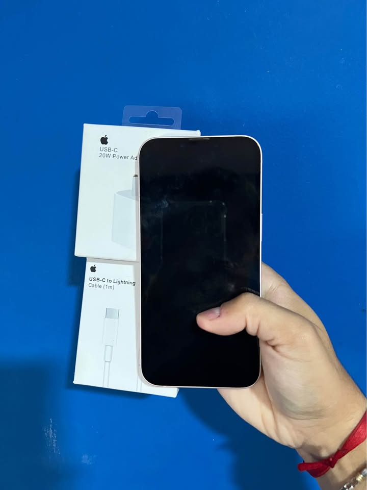 OPORTUNIDAD iPhone 13 rosa 128gb 86 por ciento