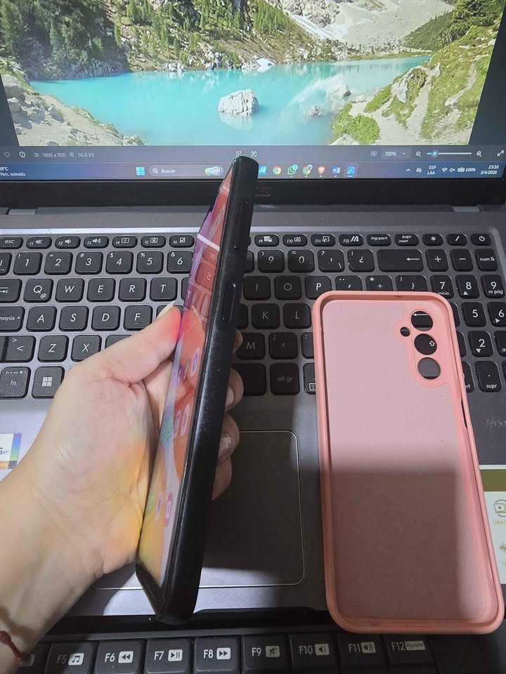 Samsung A14 , A WIFI , 5g , de 128 GB, con funda rosa y vidrio templado $80.000 impecable