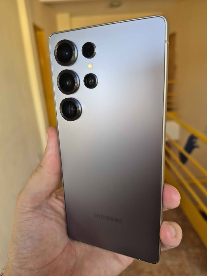 Samsung S25 Ultra a Esim 512Gb/12 De Ram,Impecable Estado Como Nuevo Sin Detalles!!