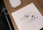Airpods 4 con cancelacion de ruido