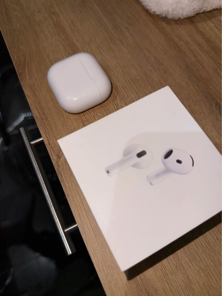 Airpods 4 con cancelacion de ruido
