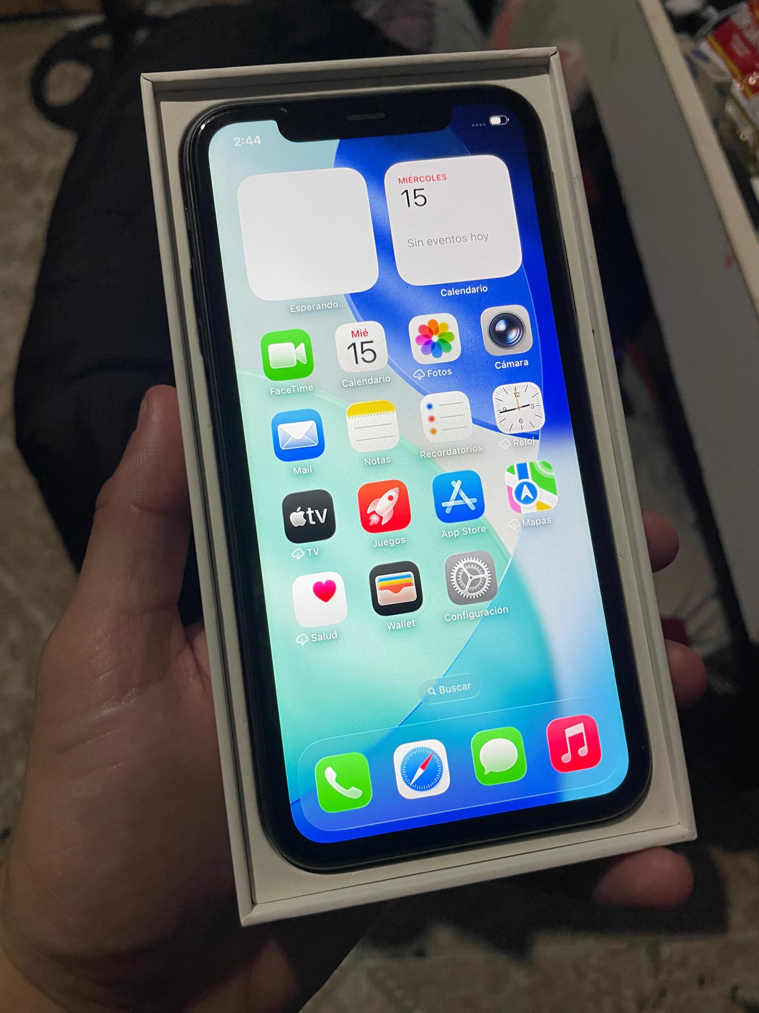 iPhone 11 black en caja 64gb 77% libre de todo sin detalles 250.000