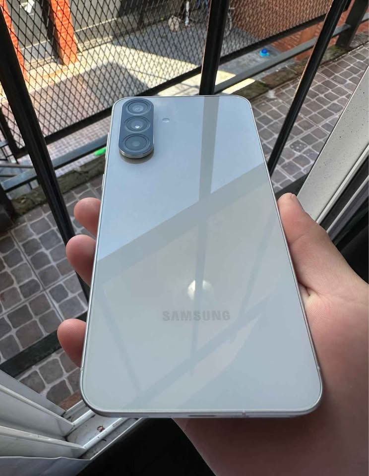 Samsung A56 5G impecable 256GB 8GB RAM Libre de fábrica $480.000