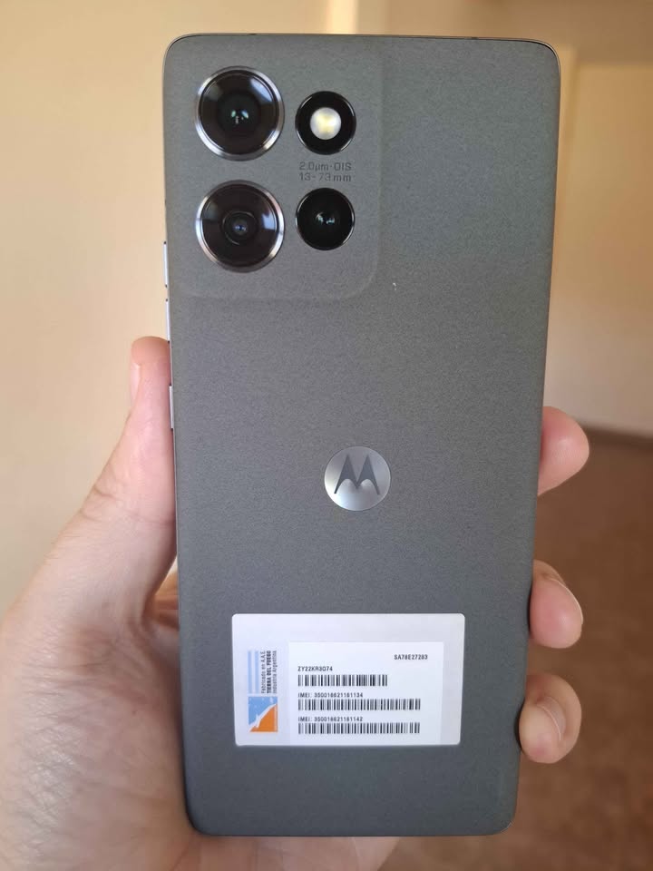 Motorla Edge 50 256Gb y 12 De Ram Libre de fabrica impecable Estado Como Nuevo!!