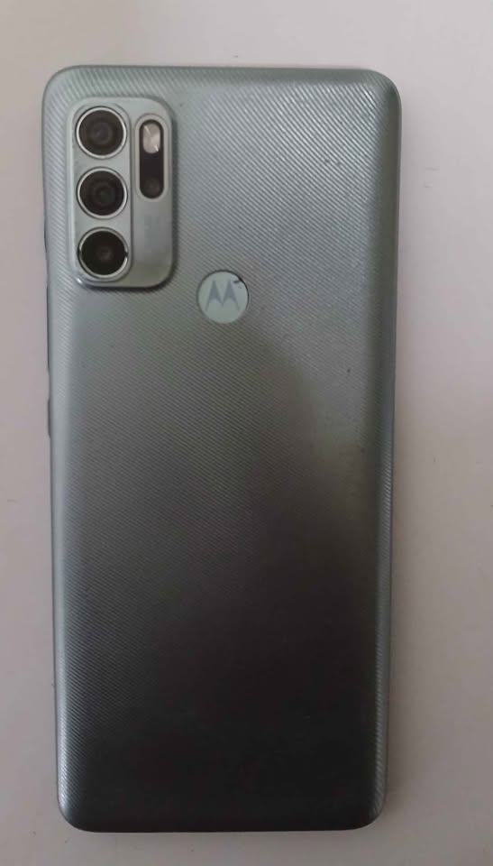 Motorola g60s Libre para cualquier compañia celular.