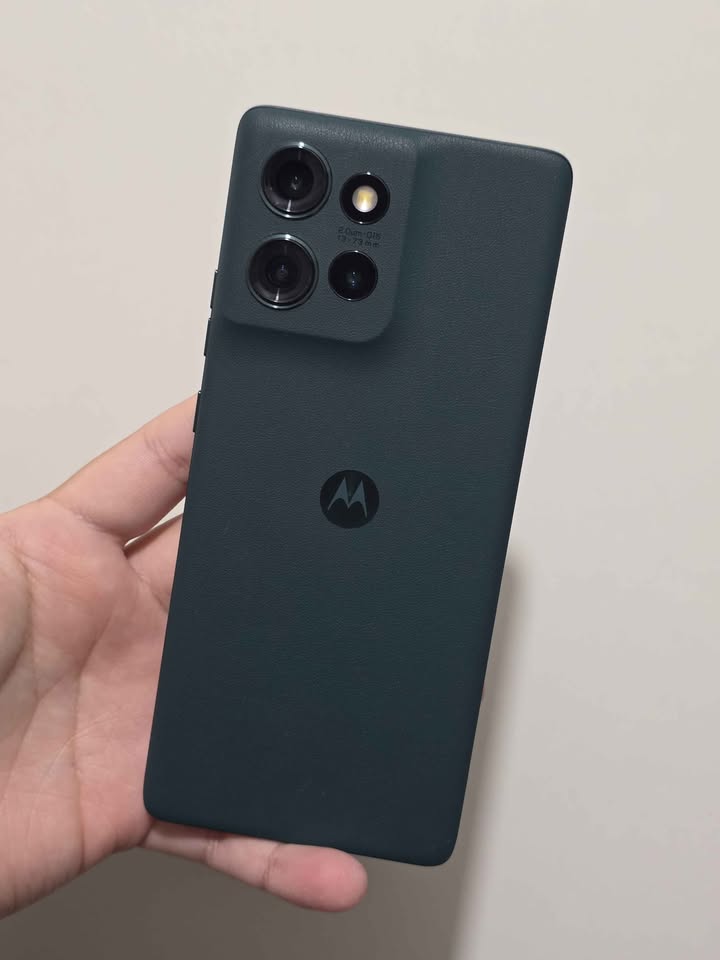 Moto Edge 50 Sólo Wifi 256gb de almacenamiento 12gb de ram