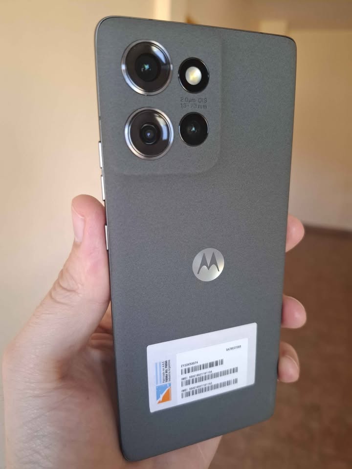 Motorla Edge 50 256Gb y 12 De Ram Libre de fabrica impecable Estado Como Nuevo!!