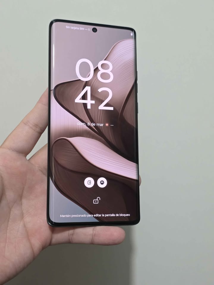 Moto Edge 50 Sólo Wifi 256gb de almacenamiento 12gb de ram
