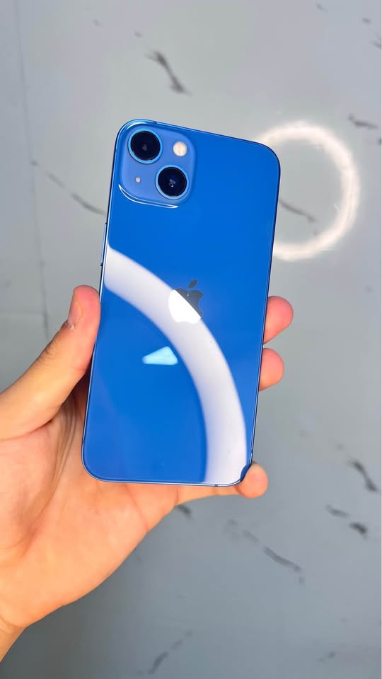 IPHONE 13! Cuenta con garantía