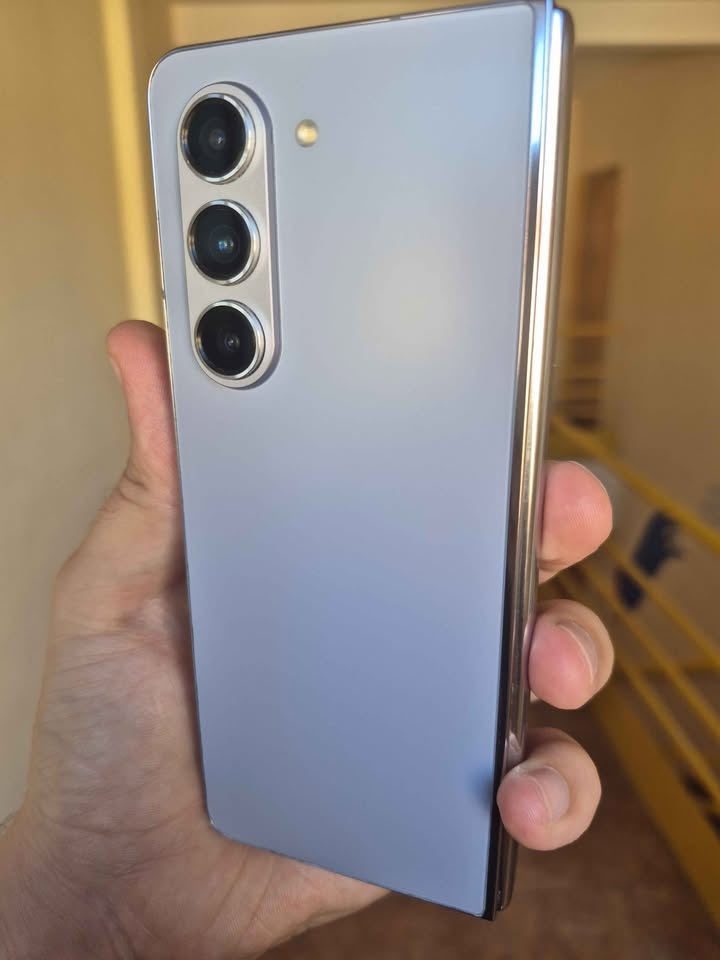 Samsung Z Fold 5 a Esim 256Gb y 12 De Ram,impecable Estado Como Nuevo!!