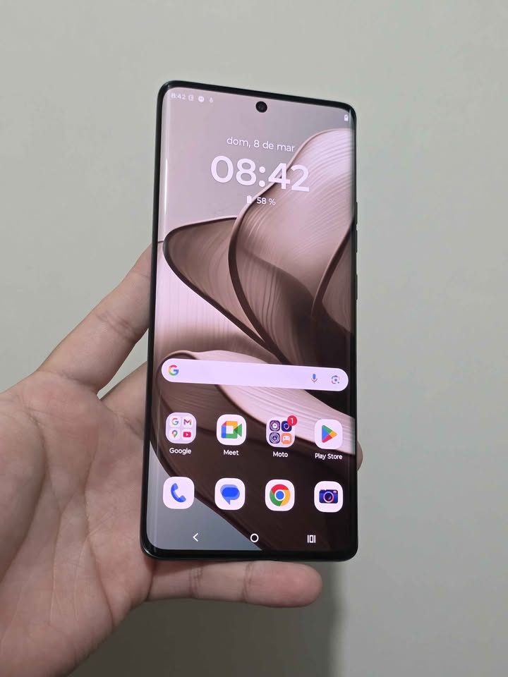 Moto Edge 50 Sólo Wifi 256gb de almacenamiento 12gb de ram