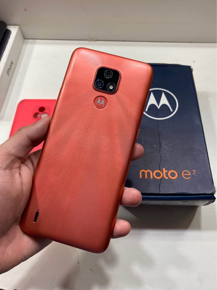 Vendo Motorola e7 completo en caja