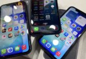 Vendo iPhone soy de zona oeste punto de encuentro a coordinar, sin vuelteros