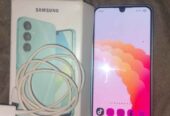 Líquido samsung galaxi a 16 8ram 256 memoria