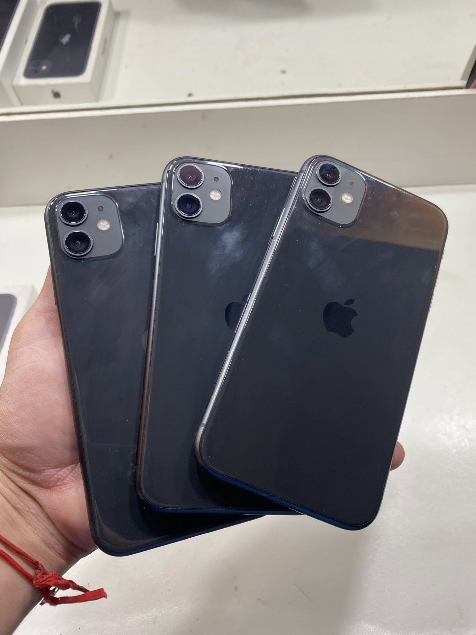 Vendo iPhone soy de zona oeste punto de encuentro a coordinar, sin vuelteros