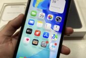 Vendo iPhone soy de zona oeste punto de encuentro a coordinar, sin vuelteros