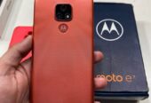 Vendo Motorola e7 completo en caja
