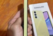 Vendo urgente Samsung a15 de 128gb y 4Ram libre de fabrica 1 año de uso completo en caja.Sin detalle