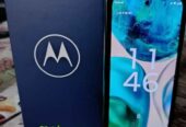 Moto G52 (usado) Buen estado. Caja original funda y templado.