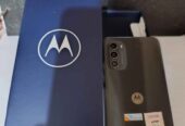 Moto G52 (usado) Buen estado. Caja original funda y templado.