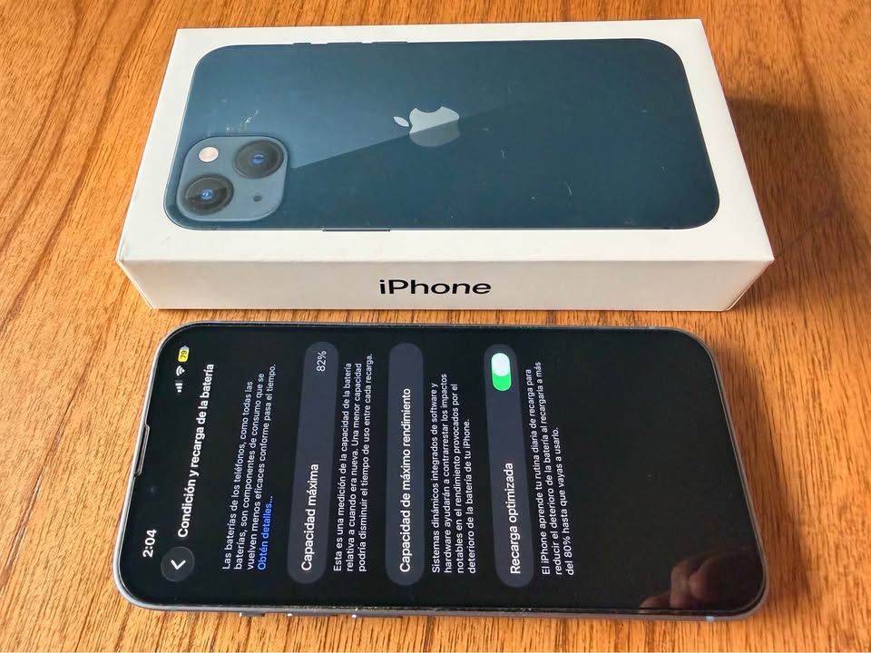 IPhone 14 128gb caja completo batería 82%
