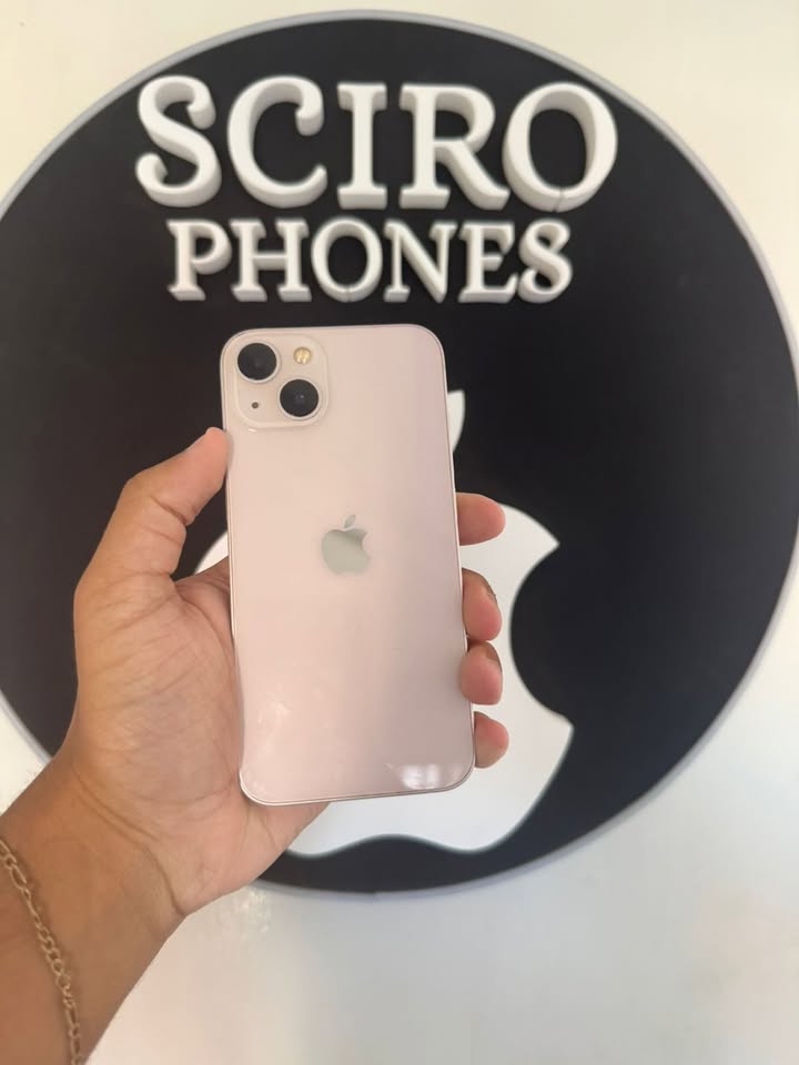iphone 13 con accesorios
