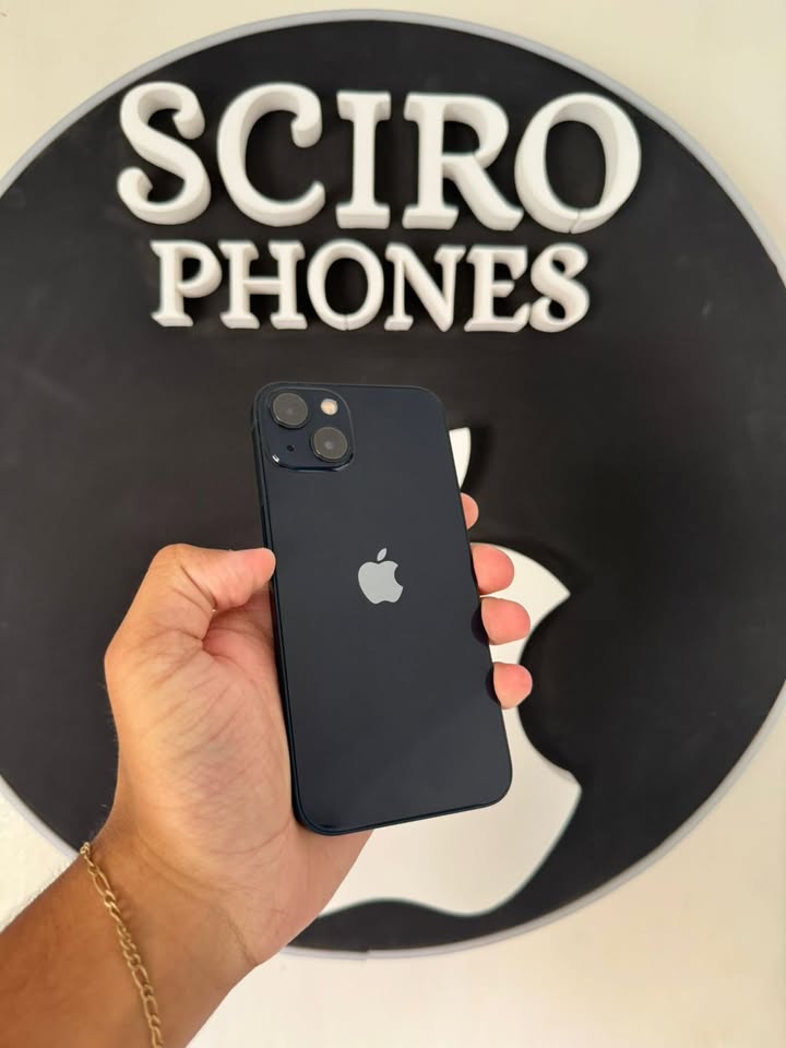 iphone 13 con accesorios