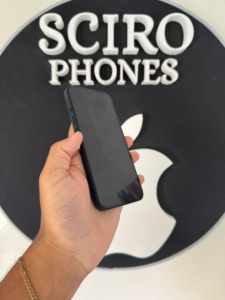 iphone 13 con accesorios