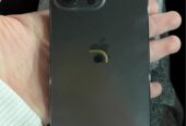 Vendo IPhone 13 pro Cargador original-5 fundas-89 % de bateria