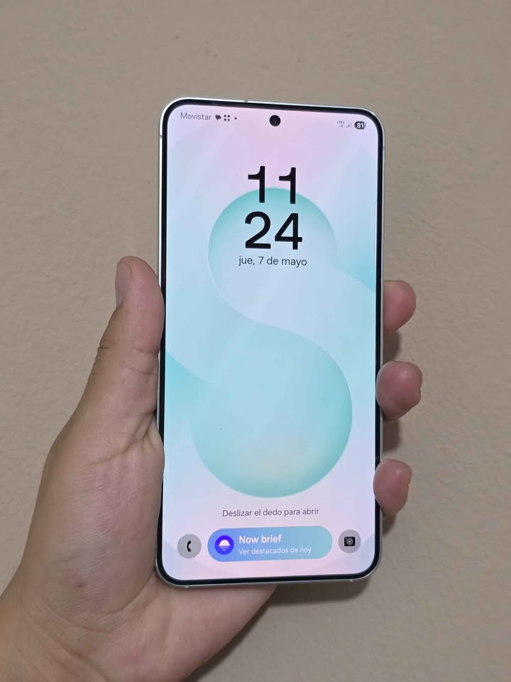Samsung S25 Libre De Fabrica Para Cualquier Empresa 256gb De Almacenamiento 12gb De Ram
