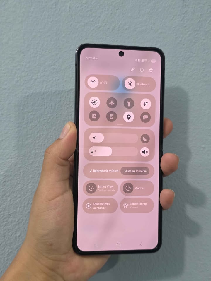 Samsung Zflip 4 Libre De Fabrica Para Cualquier Empresa 256gb De Almacenamiento 8gb De Ram