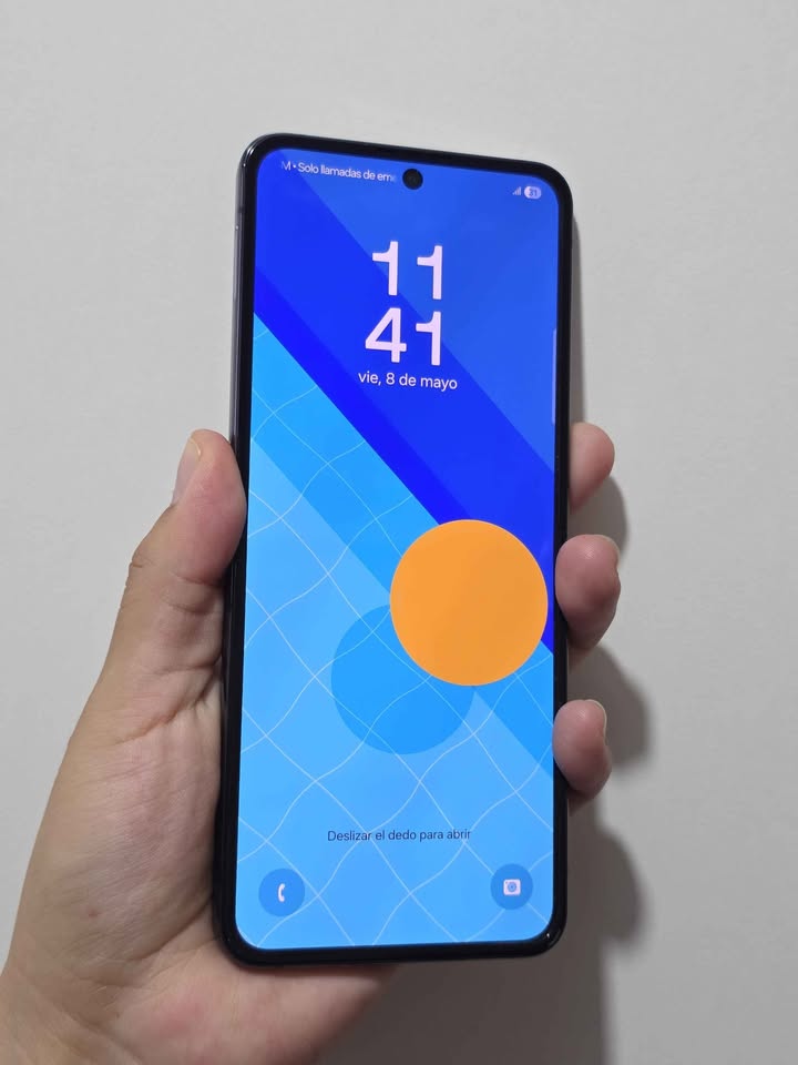 Samsung Zflip4 Libre de fábrica para cualquier empresa solo esim 256gb de almacenamiento 8gb de ram