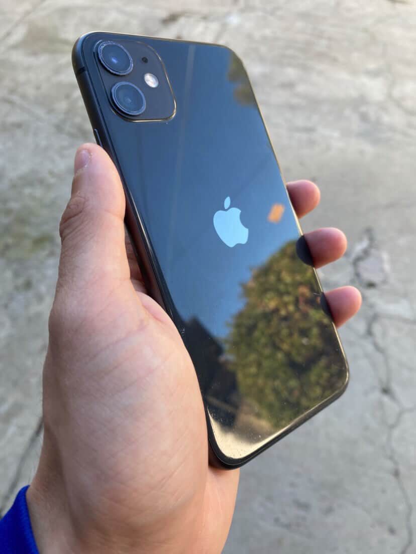 Vendo iPhones libres sin detalles, no permuto zona oeste punto encuentro a coordinar