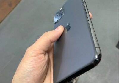 Vendo iphone 11 pro (230mil) (sin face id) la camara delantera un poquito borrosa (72% y 64GB)