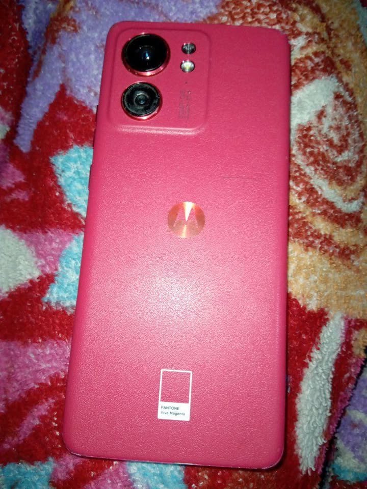 Moto edge 40 wifi