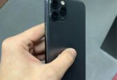Vendo iphone 11 pro (230mil) (sin face id) la camara delantera un poquito borrosa (72% y 64GB)