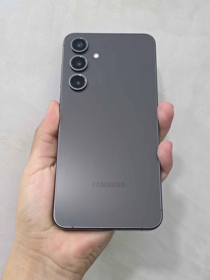Samsung S24 FE Libre De Fábrica, 128gb De Almacenamiento 8gb De Ram.