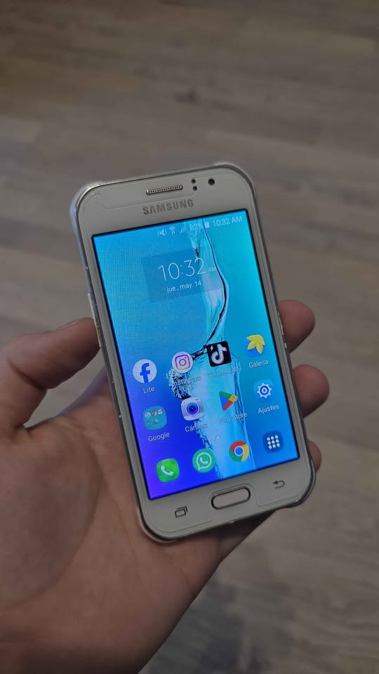 SAMSUNG GALAXY J1 ACE LIBRE 8GB ANDROID 5 EN BUENAS CONDICIONES