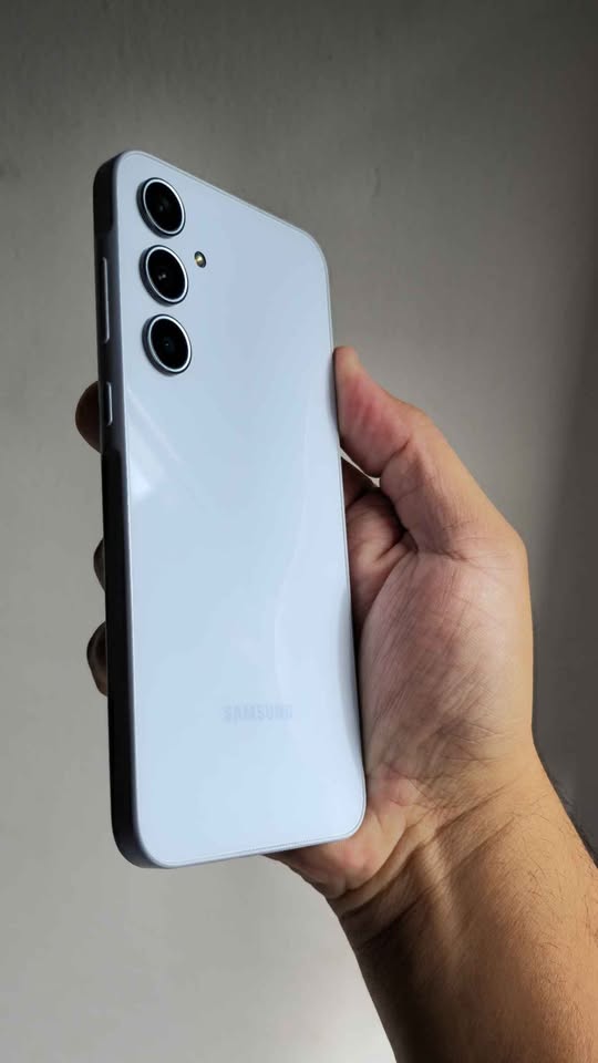 Vendo Samsung A35 libre 128gb 8ram 5G IMPECABLE , NO PERMUTO