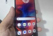 Motorola g04s 📱 64 GB 👌 Se retira por paternal 😊 Detalle tiene porta sin de otro color